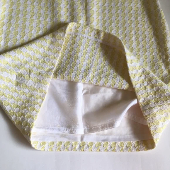 Banana Republic white and yellow pencil skirt. Size 12P. - Picture 8 of 10